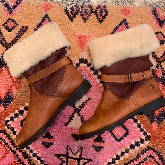 Shoes - Timberland Fur Lined Foldable Boots - 9